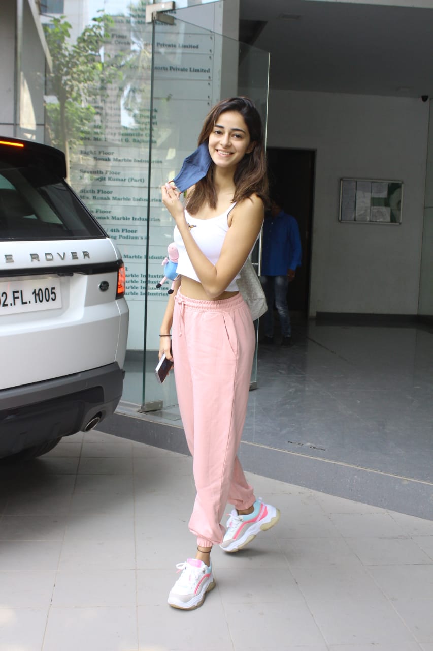 ananya pandey casual outfits