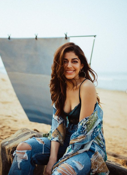 Alaya Furniturewala Takes Her Jeans, With A Lace Bodysuit To The Beach For  A Cool Casual Look
