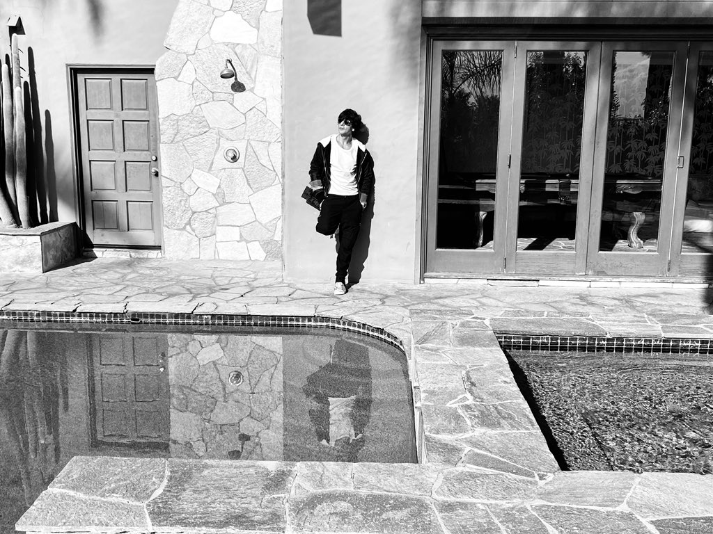 BREATHTAKING! Take a look at Shah Rukh Khan’s Vacation Home in LA