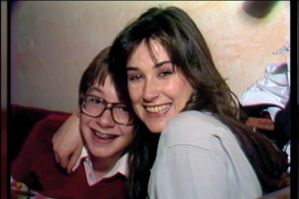 Whacky Wednesday! Demi Moore's old video of kissing her 15-year-old co ...